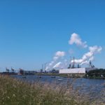 Afgassen van de staalproductie lenen zich uitstekend voor CCU. Foto: Tata Steel, IJmuiden. Door Patricia, Wikimedia Commons.