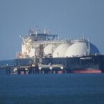 Invoer van duurxame energie kan plaats vinden per tanker, zoals bij LNG. Foto: Wikimedia Commons.