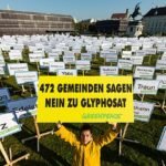 Glyfosaat is een   onkruidverdelger die veel weerstand heeft opgeroepen. Greenpeace demonstratie tegen against glyfosaat, Wenen 2 oktober 2017. Foto Arquus, Wikimedia Commons.